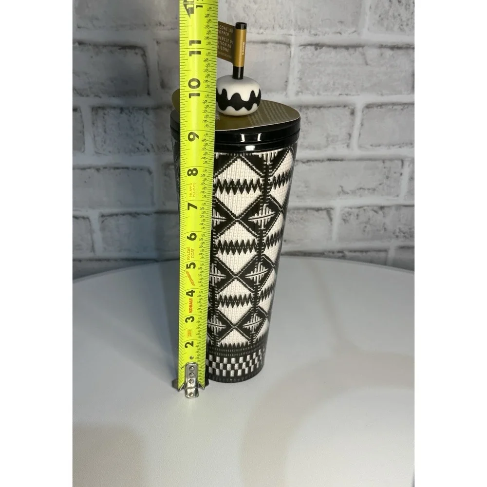 NEW - 2025 Starbucks Tumbler 24 Oz Shade Akanbi Black &‎ White Silicone Topper